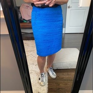 Nordstrom’s Halogen vivid blue boucle style short skirt in size 8.